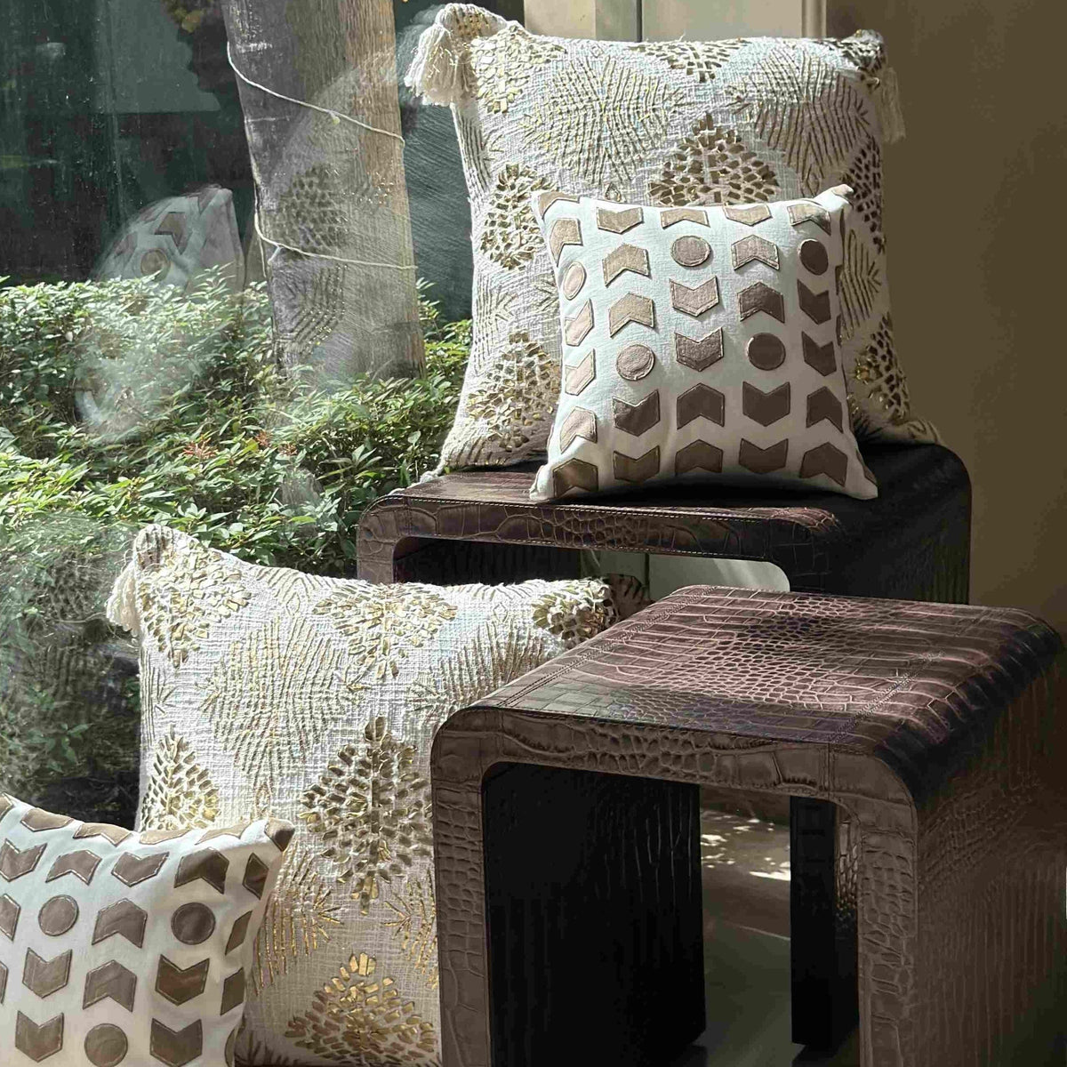 House Of Anantaa Cushion Gold/ White Urus Cushion Cover