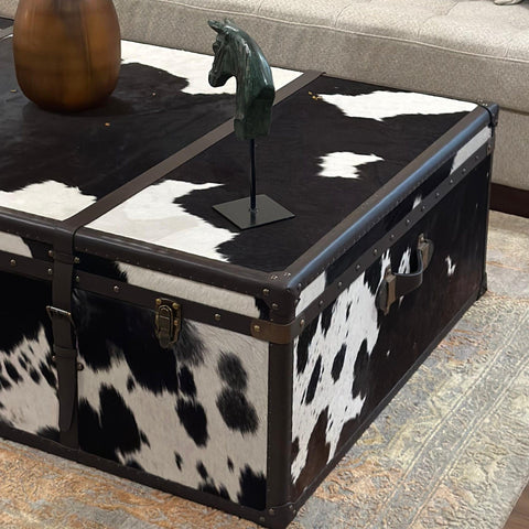 House Of Anantaa Furniture Black/White Gstaad Trunk Table