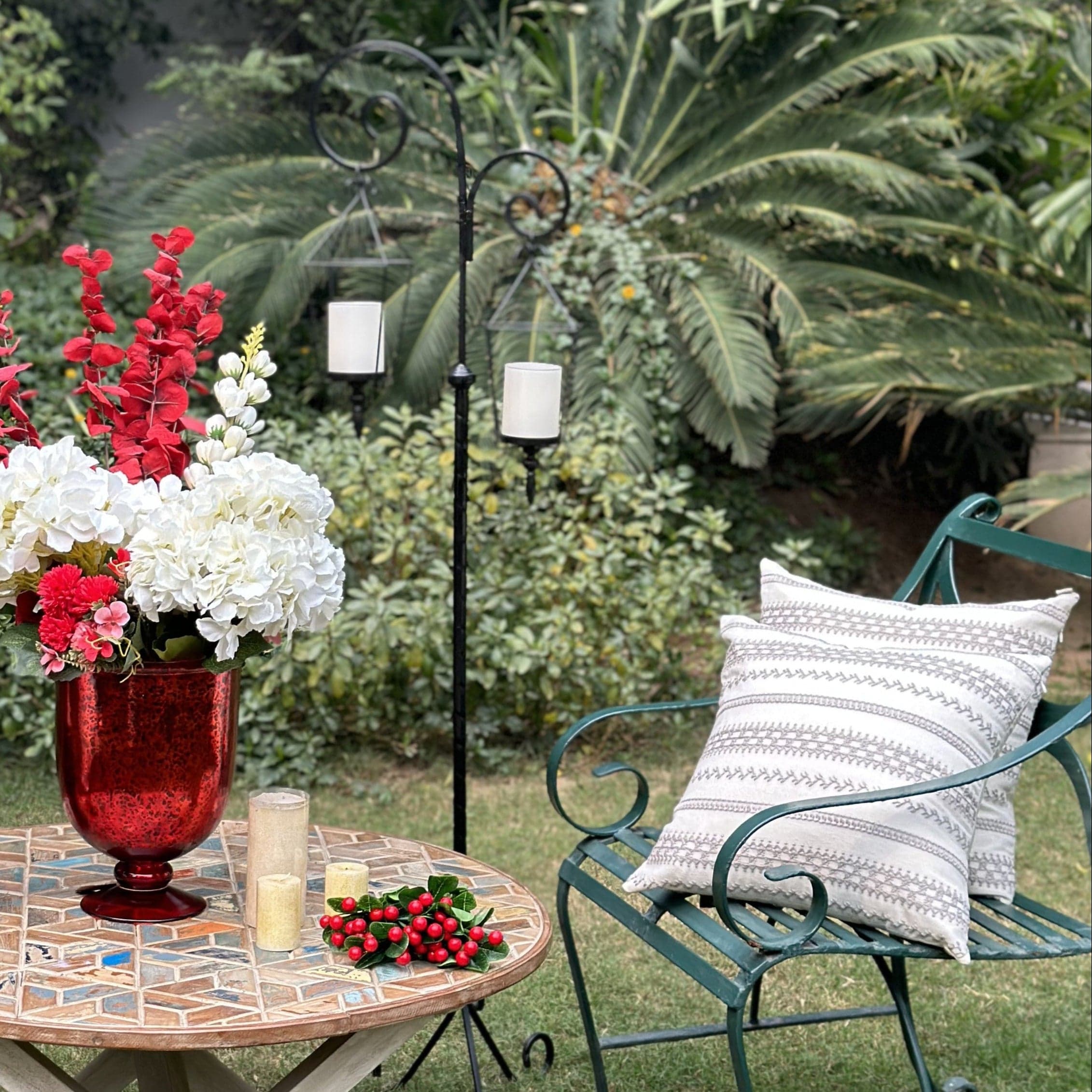 House Of Anantaa Vase & Candle Holder Red Shamadan (Red)